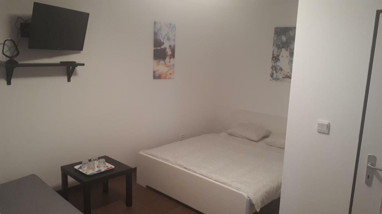 Apartman - Sukromie V Meste Bratislava Ngoại thất bức ảnh